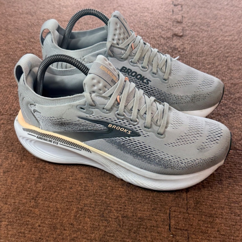 A+ Brooks Adrenaline GTS 25 Womens Running Shoes Grey Peach Size 8.5 1204431B032